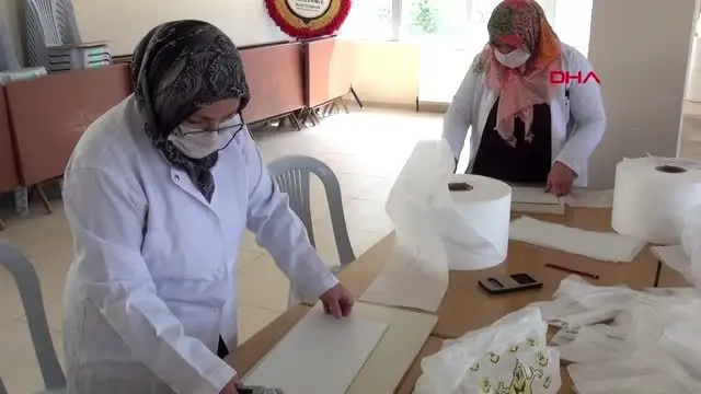 Felahiye'de kadınlarıh ürettiği maskeler ücretsiz dağıtılıyor Felahiye'de kadınlarıh ürettiği maskeler ücretsiz dağıtılıyor