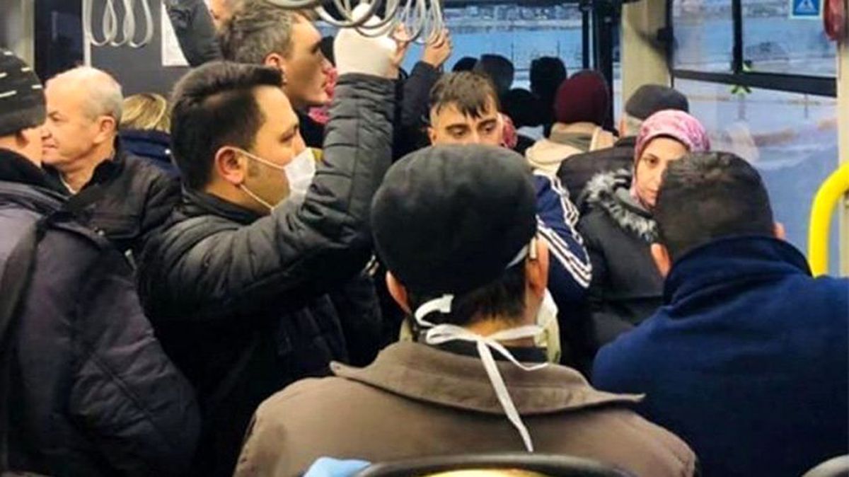 İBB, koronavirüs tedbirleri döneminde tıklım tıklım dolu olan otobüs için 'Planlanmış bir hareket' dedi