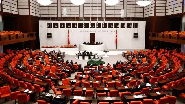 Meclis doktoru, virüs şüphesiyle tedbiren gözlem altına alındı Meclis doktoru, virüs şüphesiyle tedbiren gözlem altına alındı