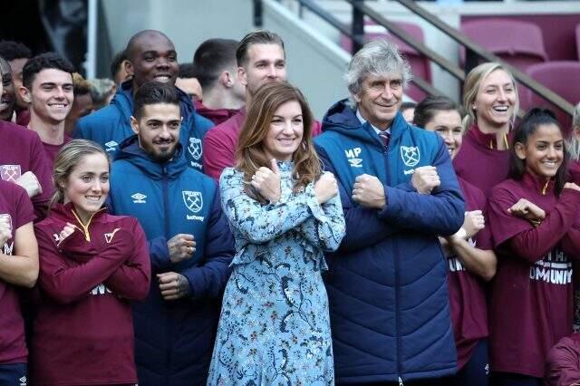 West Ham İkinci Başkanı Karren Brady, 8 futbolcuda koronavirüse rastlandığını söyledi West Ham İkinci Başkanı Karren Brady, 8 futbolcuda koronavirüse rastlandığını söyledi