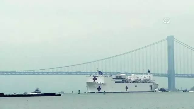 ABD donanmasına ait hastane gemisi New York'a geldi - NEW ABD donanmasına ait hastane gemisi New York'a geldi - NEW