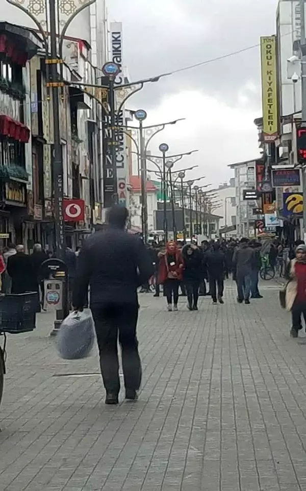 Ağrı'da zorunlu haller dışında cadde ve sokaklara çıkmak yasaklandı Ağrı'da zorunlu haller dışında cadde ve sokaklara çıkmak yasaklandı