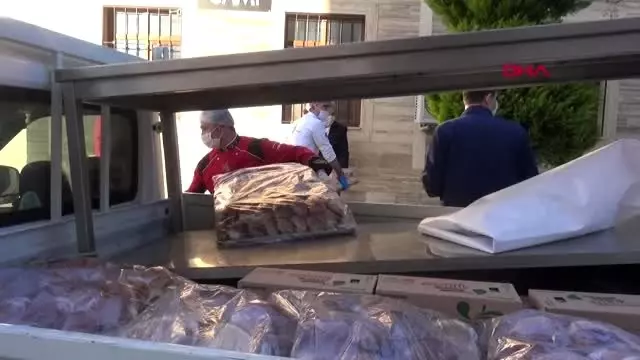 ANTALYA Milletvekili Çokal'dan sağlık çalışanlarına kahvaltı ANTALYA Milletvekili Çokal'dan sağlık çalışanlarına kahvaltı