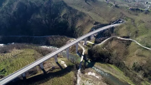 Asrın projesi Karadeniz-Akdeniz otoyolunun yıl sonunda tamamlanması hedefleniyor Asrın projesi Karadeniz-Akdeniz otoyolunun yıl sonunda tamamlanması hedefleniyor