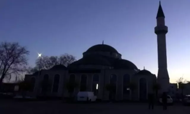Avrupa'nın birçok bölgesinde ezan sesleri yükseliyor Avrupa'nın birçok bölgesinde ezan sesleri yükseliyor
