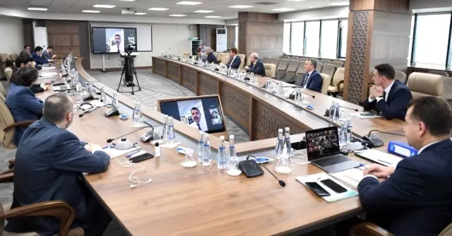 Balıkesir'de belediye başkanlarından Bakan Kurum'un da katılımı ile telekonferans