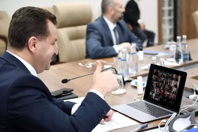 Balıkesir'in belediye başkanları, Bakan Kurum'la telekonferans görüşmesi yaptı