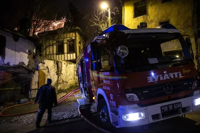Başkentte 2 eski konak yandı Başkentte 2 eski konak yandı