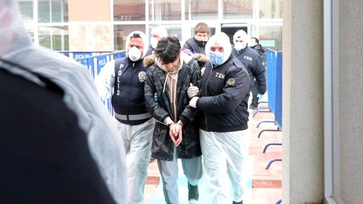 Bolu'da, Türkiye Cumhuriyeti'ne küfür eden karantinadaki 3 öğrenciden 2'si tutuklandı