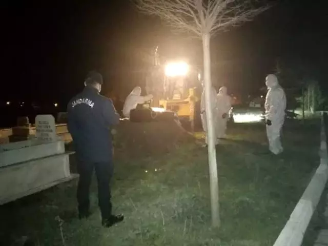 Brüksel'de Korona virüsten ölen gurbetçi memleketinde toprağa verildi Brüksel'de Korona virüsten ölen gurbetçi memleketinde toprağa verildi