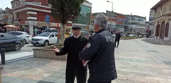 İbrahim Kurt: Dede sokağa çıktı polis ile tartıştı. '82 yaşındayım böyle bir şey görmedim' İbrahim Kurt: Dede sokağa çıktı polis ile tartıştı. '82 yaşındayım böyle bir şey görmedim'