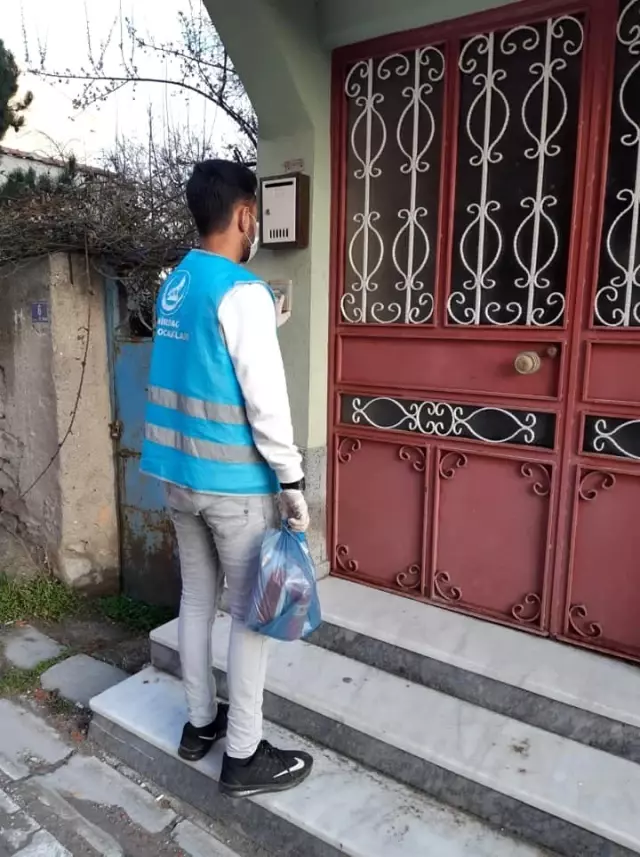 Emirdağlı Ülkücülerden yaşlılara gönüllü hizmet Emirdağlı Ülkücülerden yaşlılara gönüllü hizmet