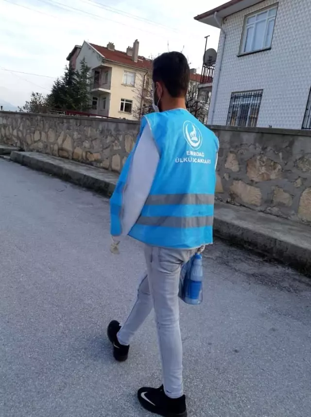 Emirdağlı Ülkücülerden yaşlılara gönüllü hizmet Emirdağlı Ülkücülerden yaşlılara gönüllü hizmet