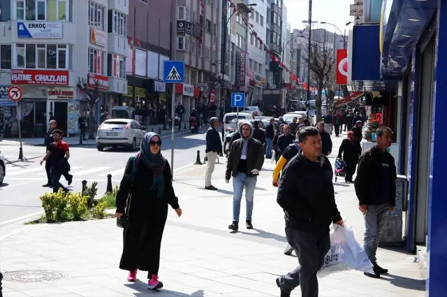 Küçükçekmece'de tıbbi maskeyle market soyan şüpheli yakalandı Küçükçekmece'de tıbbi maskeyle market soyan şüpheli yakalandı