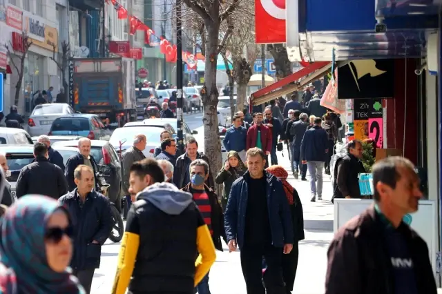 Küçükçekmece'de tıbbi maskeyle market soyan şüpheli yakalandı Küçükçekmece'de tıbbi maskeyle market soyan şüpheli yakalandı