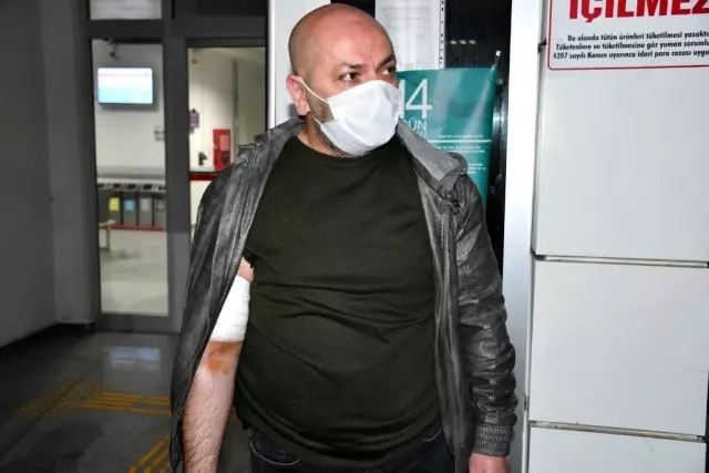 Polis memuru, canını kurtardığı genç tarafından bıçaklandı Polis memuru, canını kurtardığı genç tarafından bıçaklandı