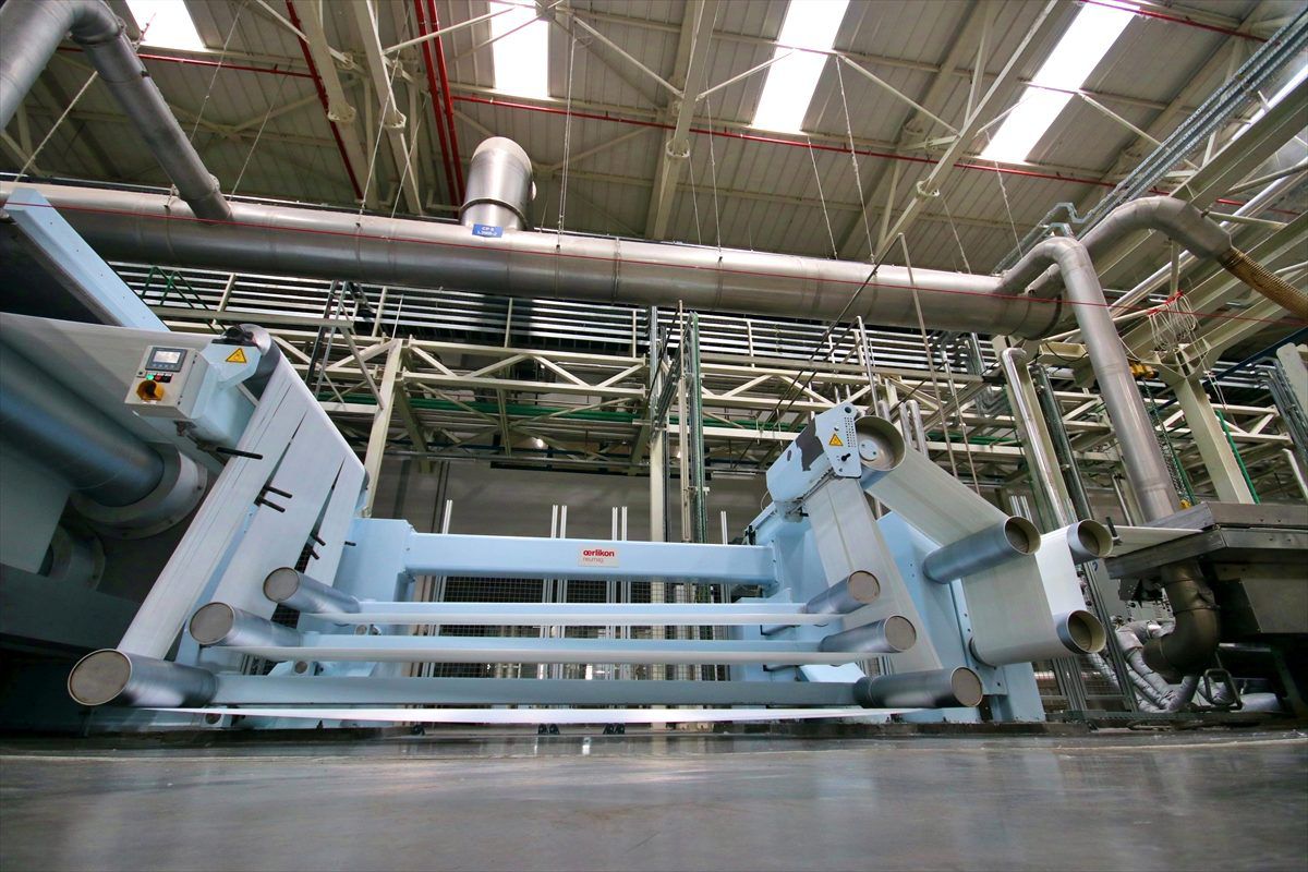 'Polyester devi'nin üretimi Kovid-19'la mücadeleye göre şekillendi