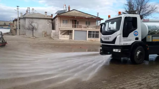 Yalıhüyük'de belediyenin dezenfekte çalışmaları