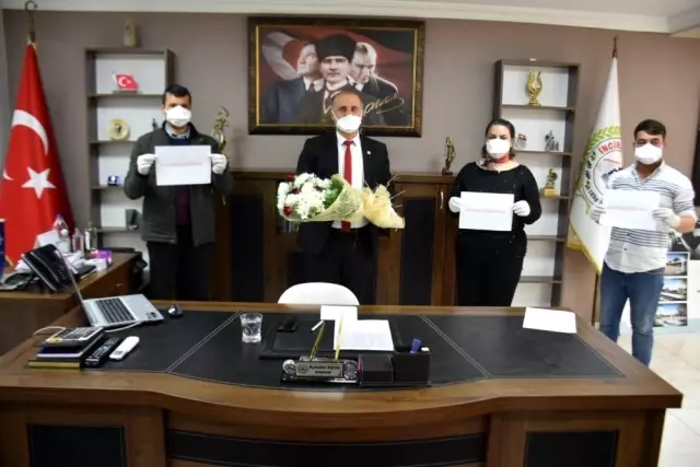 1. yılını dolduran Başkana sosyal mesafeli ziyaret 1. yılını dolduran Başkana sosyal mesafeli ziyaret