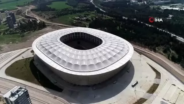 Adana'nın yeni stadyumunda sona gelindi Adana'nın yeni stadyumunda sona gelindi