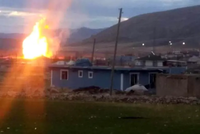 Ağrı'da doğalgaz boru hattı patladı Ağrı'da doğalgaz boru hattı patladı