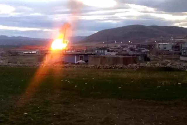 Ağrı'da doğalgaz boru hattı patladı Ağrı'da doğalgaz boru hattı patladı