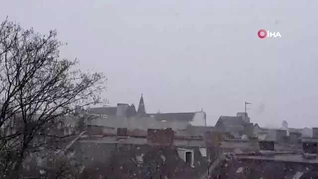 Almanya�da kar yağışı sokakları beyaza bürüdü Haberler