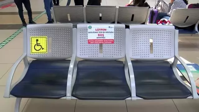Antalya Havalimanı'nda apron boşaldı, uçaklar parka çekildi Antalya Havalimanı'nda apron boşaldı, uçaklar parka çekildi