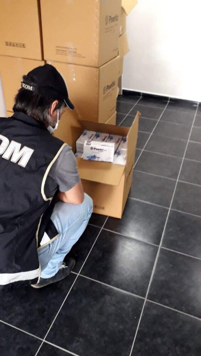 Bakanlık ile anlaşma yapmayan fabrikada üretilen maskelere el konuldu