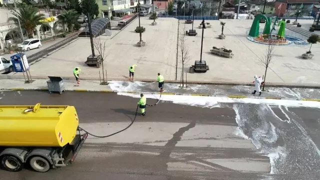 Başiskele'de dezenfekte çalışmaları sürüyor Başiskele'de dezenfekte çalışmaları sürüyor