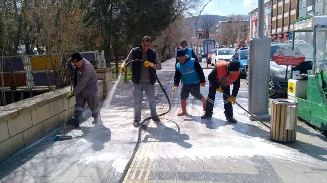 Bayburt'ta cadde ve sokaklar yıkanıyor