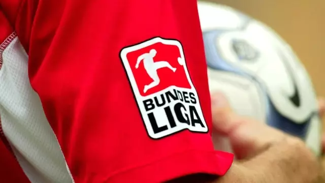 Bundesliga'da maçlar 30 Nisan'a kadar ertelendi Bundesliga'da maçlar 30 Nisan'a kadar ertelendi