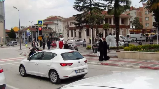 Bursa'da ürküten kalabalık Bursa'da ürküten kalabalık