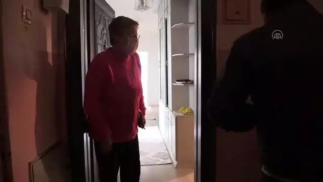 'Devletin şefkat eli' Hollandalı yaşlı kadının üstünde 'Devletin şefkat eli' Hollandalı yaşlı kadının üstünde