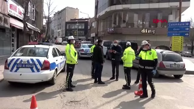 EDİRNE-Keşan'da, zorunlu ihtiyaç dışındaki iş yerleri kapatıldı EDİRNE-Keşan'da, zorunlu ihtiyaç dışındaki iş yerleri kapatıldı