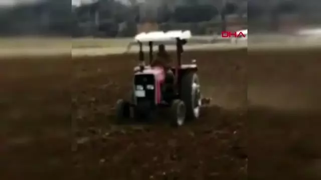 ERZURUM Jandarma evden çıkamayan vatandaşın tarlasını sürdü ERZURUM Jandarma evden çıkamayan vatandaşın tarlasını sürdü