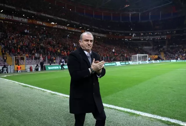 Fatih Terim karantina sürecini anlattı: Kendimi izole ediyorum. Eşim üst katta, ben alt kattayım Fatih Terim karantina sürecini anlattı: Kendimi izole ediyorum. Eşim üst katta, ben alt kattayım
