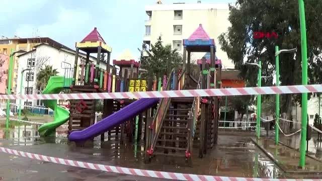 GAZİANTEP-İslahiye'de spor ve oyun alanları güvenlik şeritleri ile kapatıldı GAZİANTEP-İslahiye'de spor ve oyun alanları güvenlik şeritleri ile kapatıldı