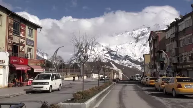 Hakkarili kanaat önderlerinden 'Evde kal' çağrısına destek Hakkarili kanaat önderlerinden 'Evde kal' çağrısına destek