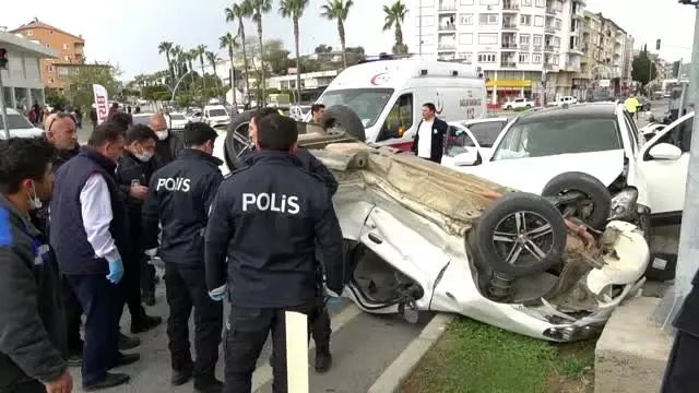 İki otomobil çarpıştı: 2'si polis, 3 yaralı İki otomobil çarpıştı: 2'si polis, 3 yaralı