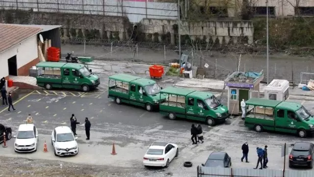 İstanbul’da ürküten koronavirüs fotoğrafları! 4 cenaze aracı arka arkaya dizildi
