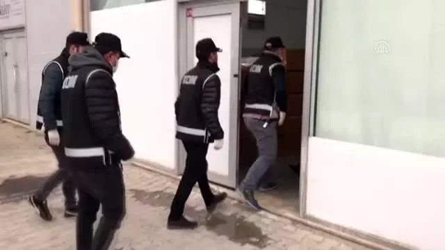 Kaçak maske ve dezenfektan operasyonu: 5 gözaltı Kaçak maske ve dezenfektan operasyonu: 5 gözaltı