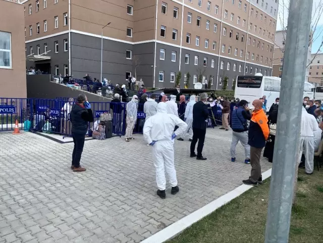 Karantinadaki umreciler Isparta'dan mutlu ayrıldı