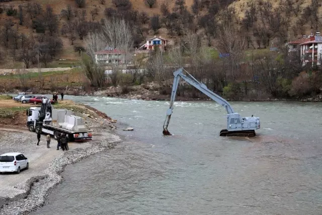 Kayıp Uzman Çavuş Güneş ve Gülistan'ı arama çalışmaları sürüyor