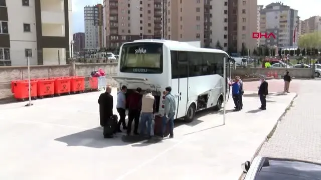 Kayseri'de umreden dönenler tahliye edildi Kayseri'de umreden dönenler tahliye edildi