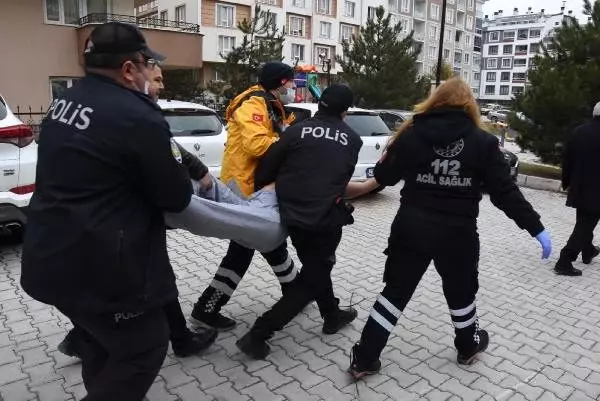 Virüs salgınından korkan genç mimar, 5. kattan atlayarak hayatına son verdi.