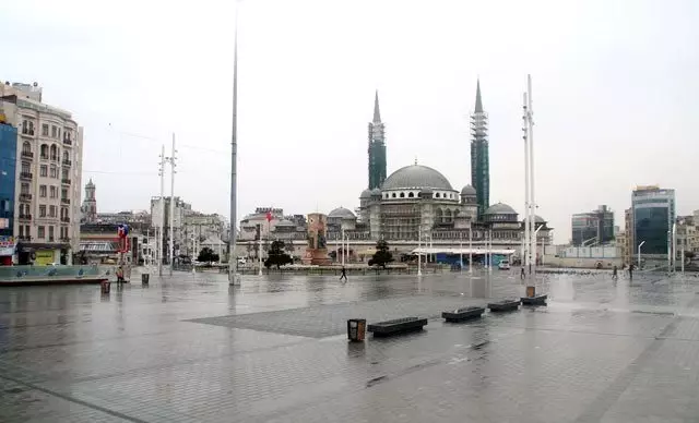 Koronavirüs: Türkiye'de hükümet neden sokağa çıkma yasağı kararı almıyor?