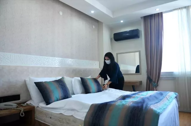 Mersin'de 120 yataklı otel sağlık çalışanlarına tahsis edildi Mersin'de 120 yataklı otel sağlık çalışanlarına tahsis edildi