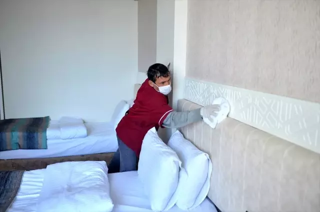 Mersin'de 120 yataklı otel sağlık çalışanlarına tahsis edildi Mersin'de 120 yataklı otel sağlık çalışanlarına tahsis edildi