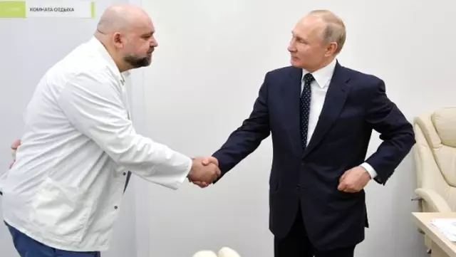 Putin'in hastane ziyaretinde tokalaştığı başhekim koronavirüse yakalandı Putin'in hastane ziyaretinde tokalaştığı başhekim koronavirüse yakalandı